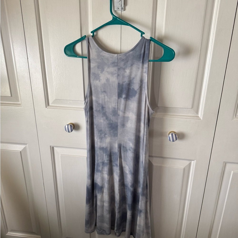 Old navy swing dress size small new without tags.
Blue tie-dye. - Picture 6 of 6